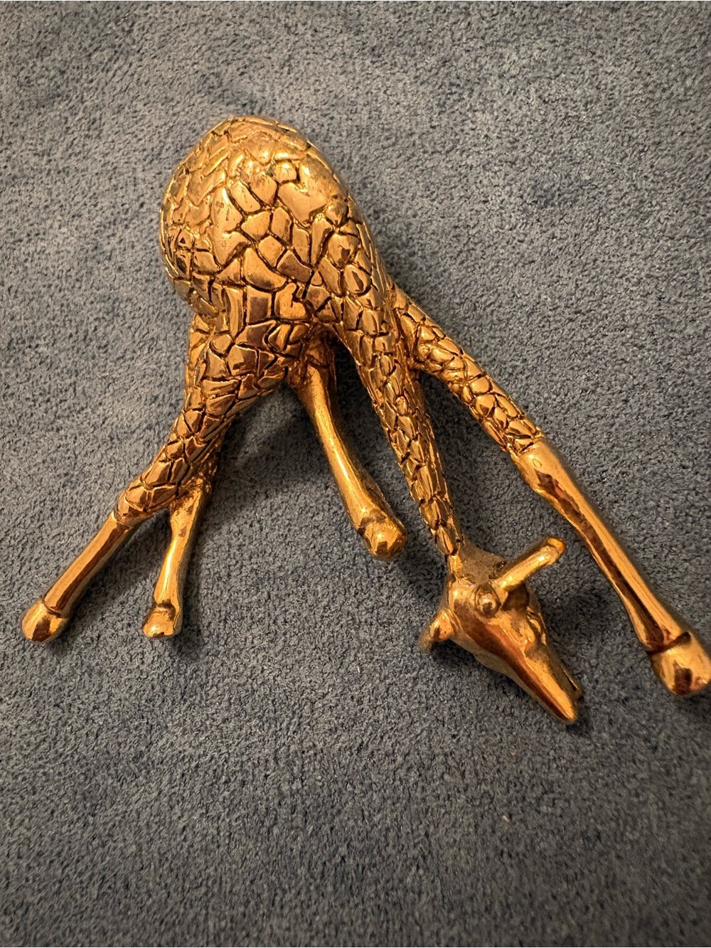 Gold-Tone Giraffe Brooch Pin - Elegant Animal Statement Accessory